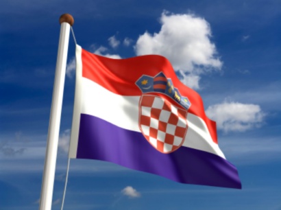 Hrvatska zastava i nebo u pozadini