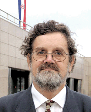 akademik Josip Pe�ari�
